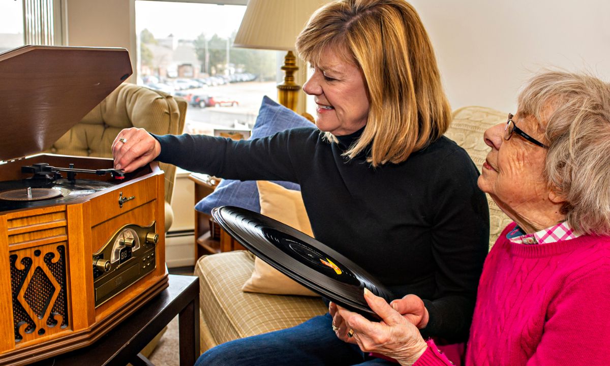 Clermont Park Senior Living Community in Denver, CO - rhythms dementia services family & friends support