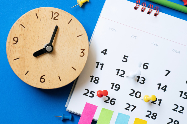holly creek calendar and clock holly creek calendar and clock